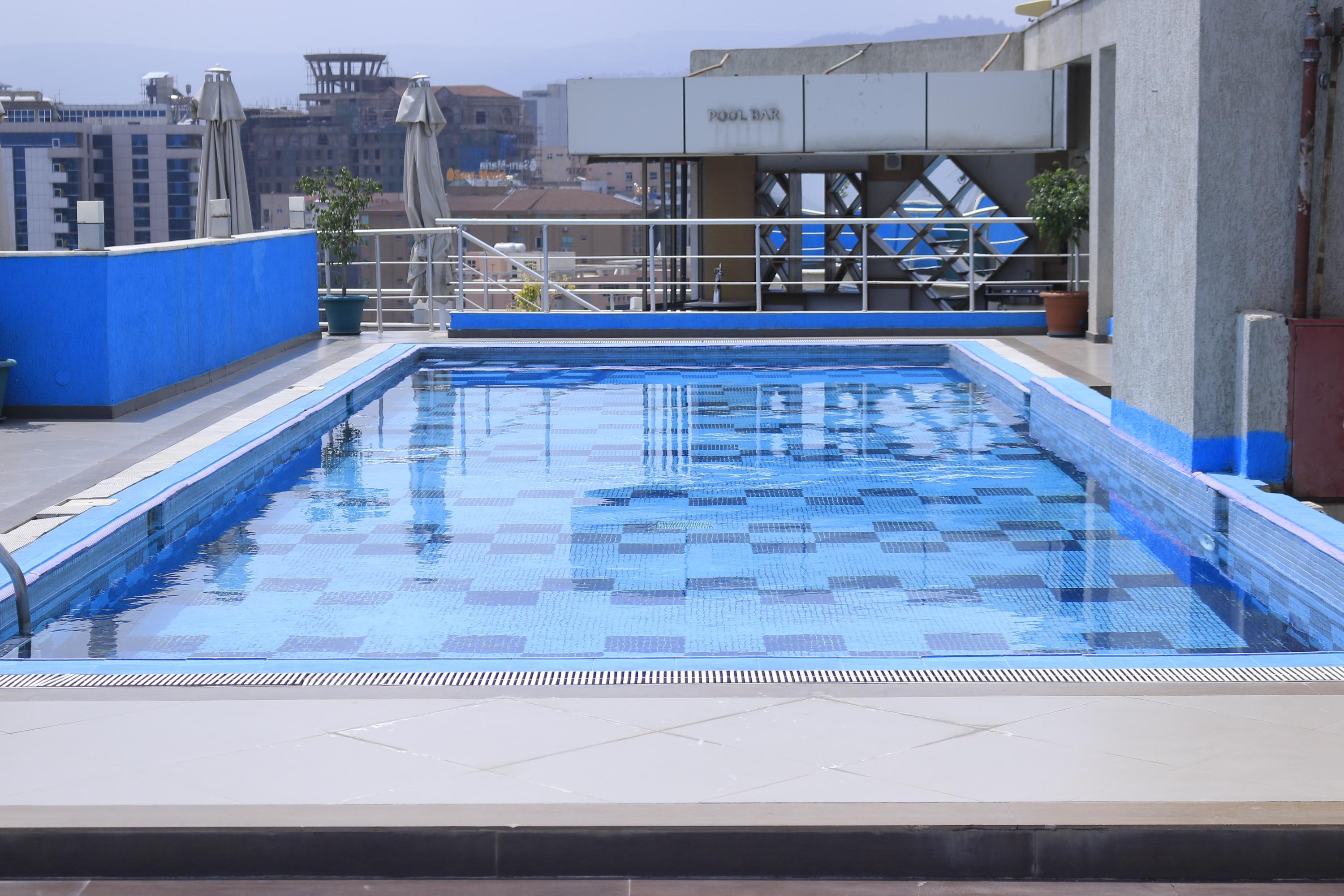 Momona Hotel Addis Abeba Buitenkant foto