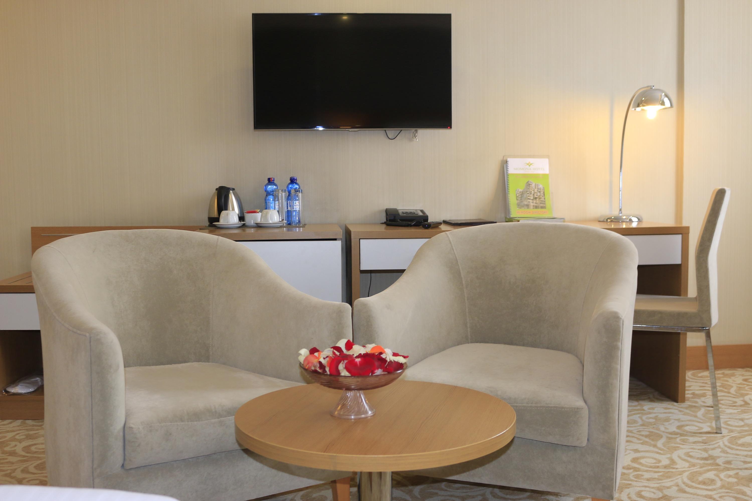 Momona Hotel Addis Abeba Buitenkant foto