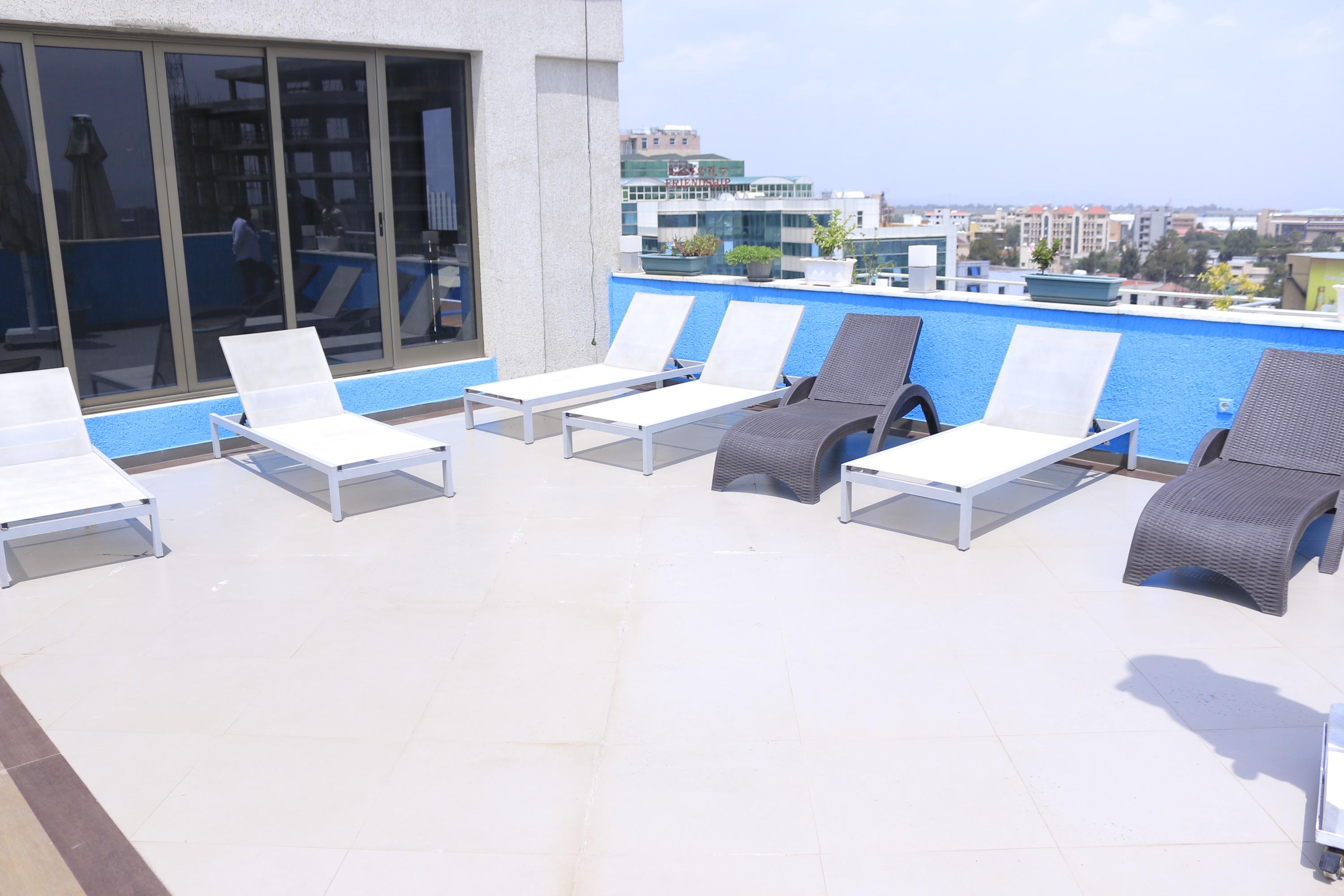 Momona Hotel Addis Abeba Buitenkant foto
