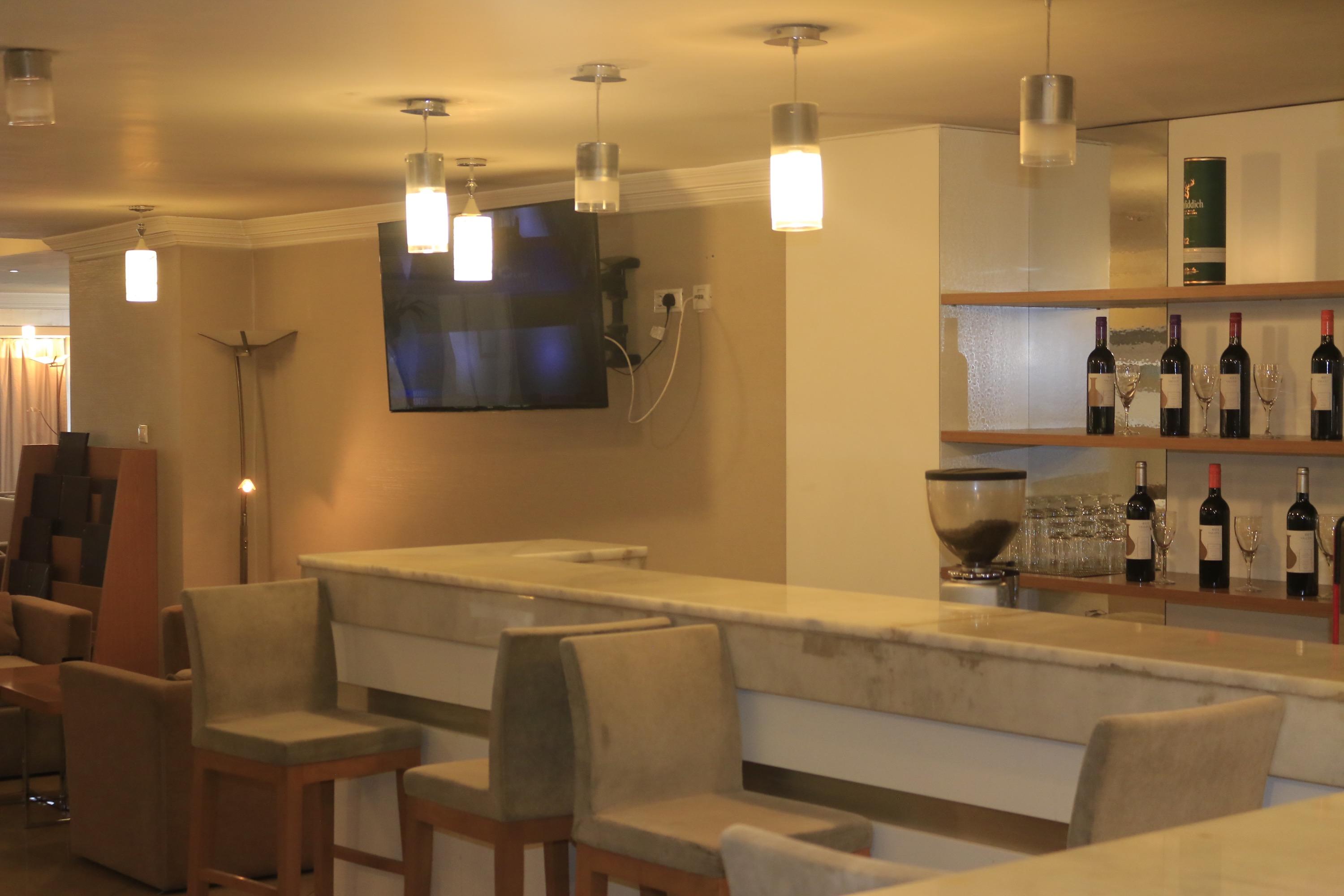 Momona Hotel Addis Abeba Buitenkant foto