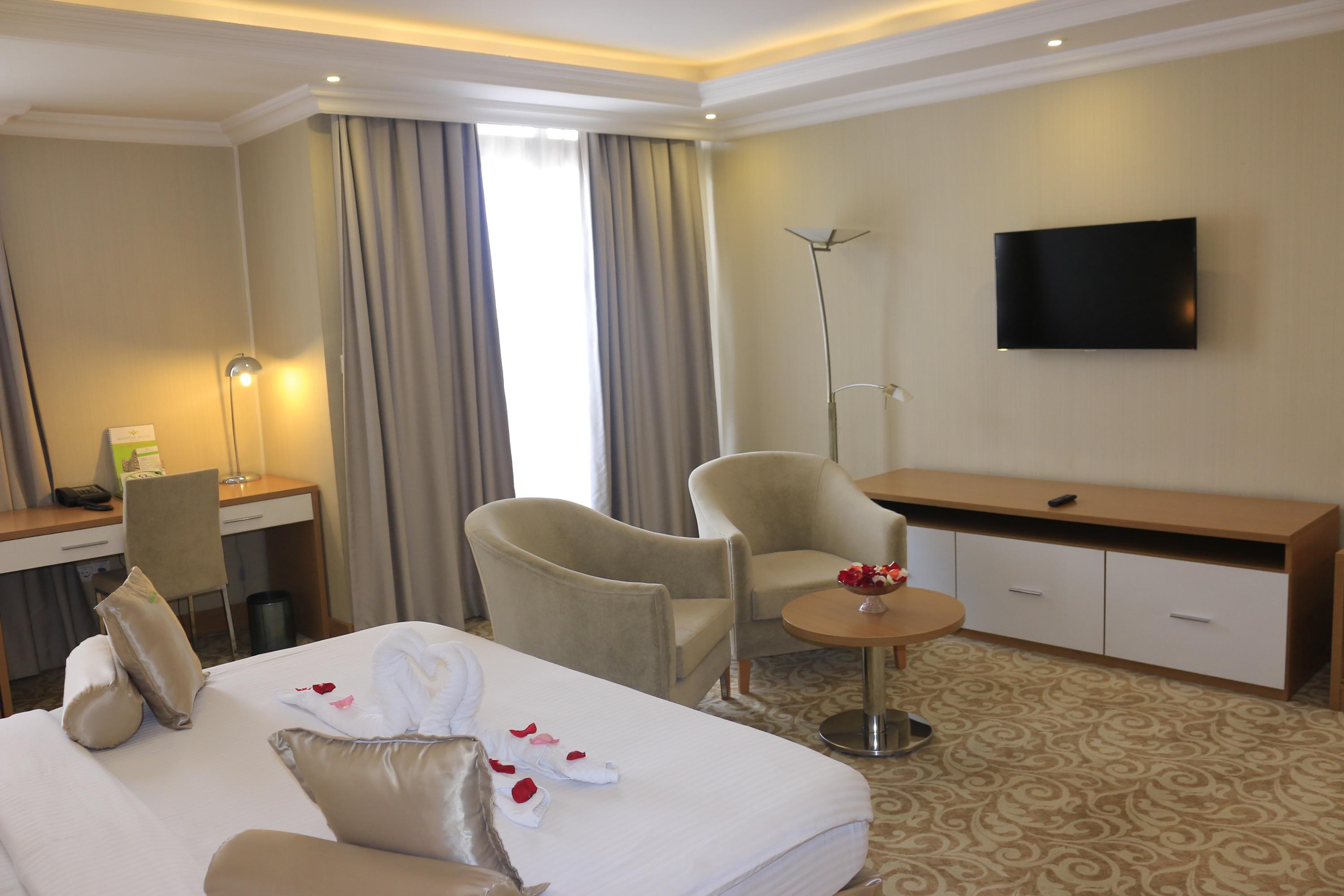 Momona Hotel Addis Abeba Buitenkant foto