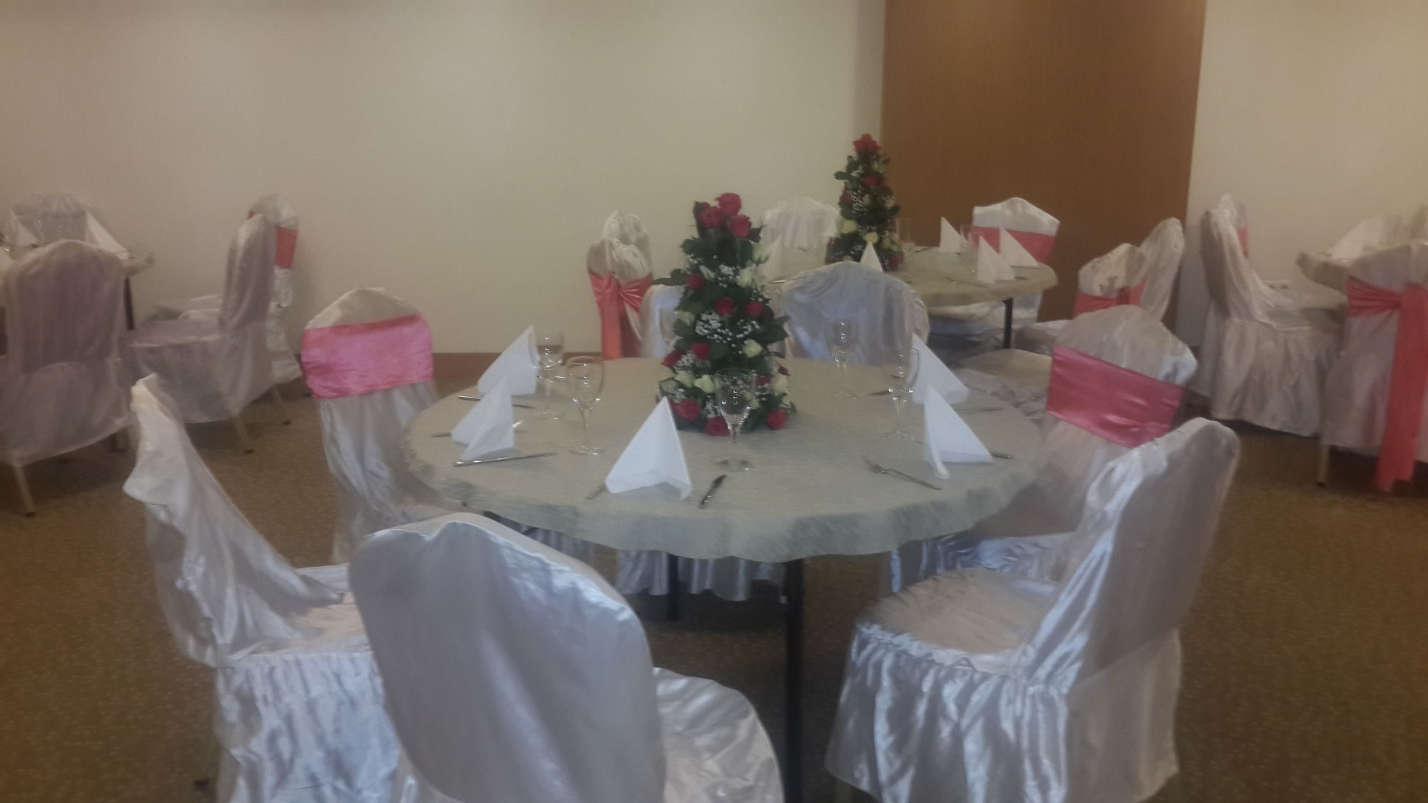 Momona Hotel Addis Abeba Buitenkant foto