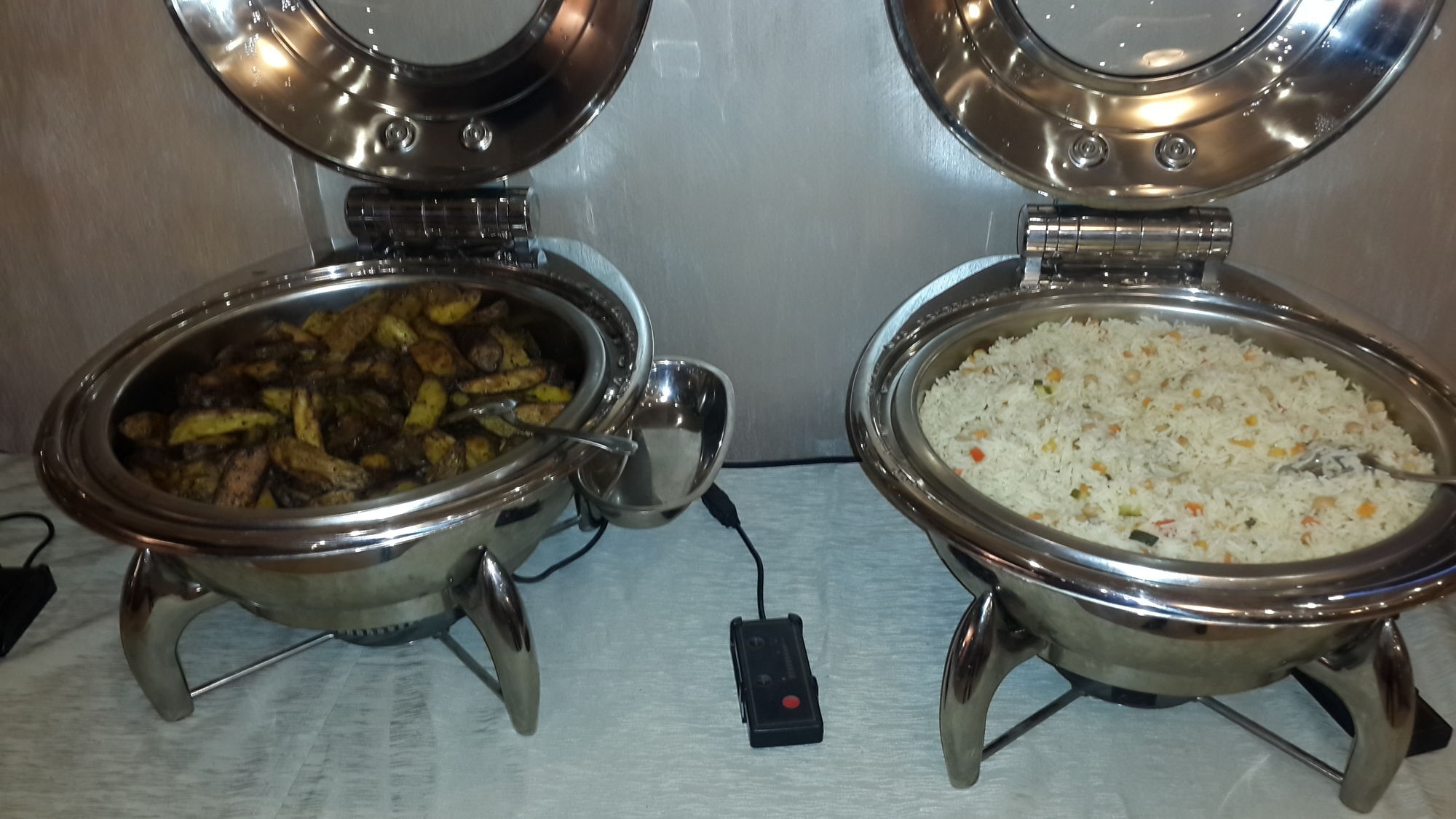 Momona Hotel Addis Abeba Buitenkant foto